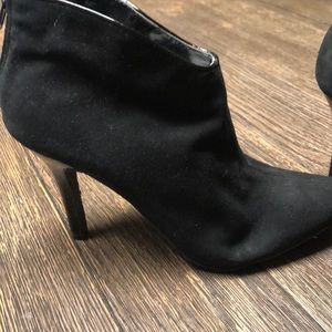 Carlos soft black swede booties